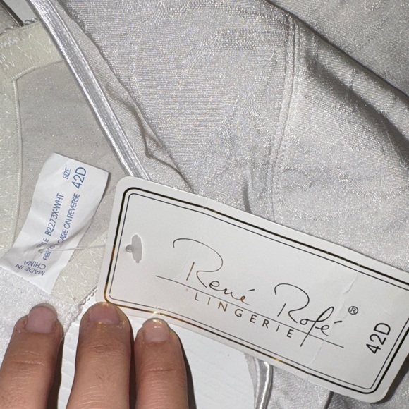 Rene Rofe Cream Lace Bra - Picture 2 of 4